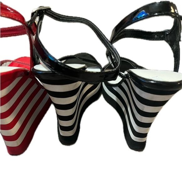 Bakers Stylish Red and Black Wedge Sandals, Size 8M - Picture 5 of 15